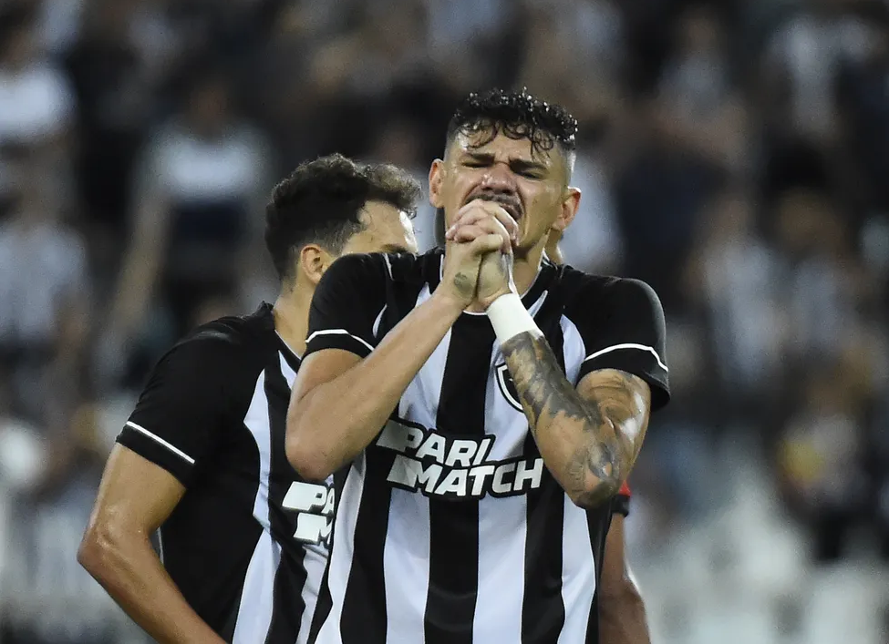 Botafogo pode perder pontos por falta de luz no Engenhão?